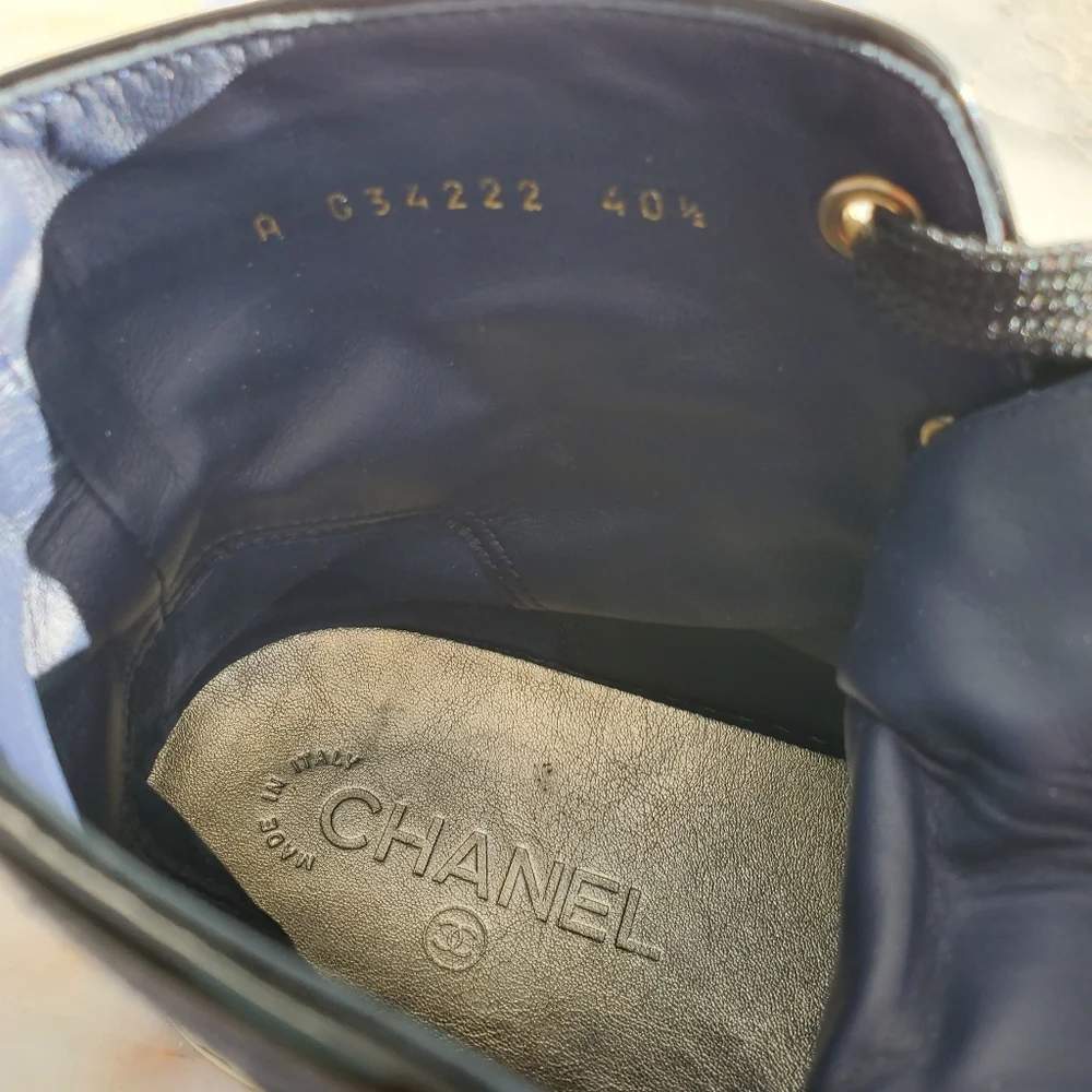 Authentic Chanel canvas leather sneakers navy blue 40.5